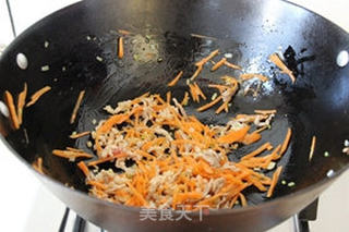 肉丝炒面煎馄饨的做法步骤:6