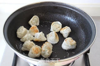 肉丝炒面煎馄饨的做法步骤:9