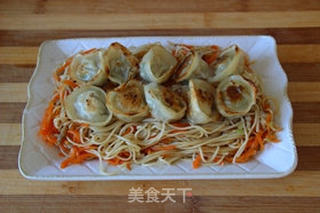 肉丝炒面煎馄饨的做法步骤:10
