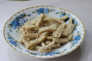 下酒好菜——烤麸拌豆芽的做法步骤:3