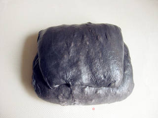 墨鱼土司的做法步骤:10