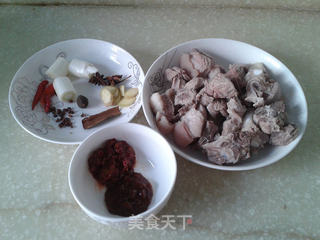红烧羊肉---秋冬进补的好食品的做法步骤:2