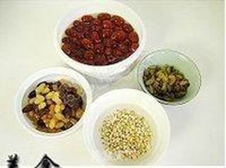 蜜豆小枣什锦粽子的做法步骤:2