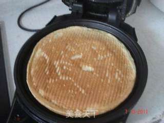 肉肠鸡蛋卷的做法步骤：2