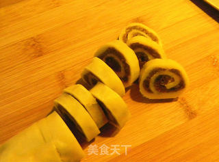 葡萄干卷心酥的做法步骤:8