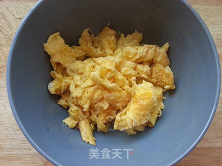 家庭制作虾仁玉米炒饭的做法步骤:7