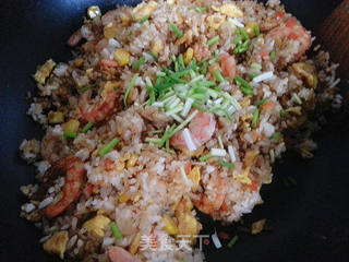 家庭制作虾仁玉米炒饭的做法步骤:16