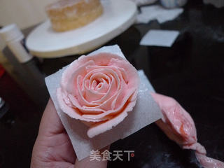 奶油霜裱花蛋糕的做法步骤:23