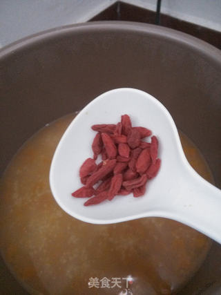 南瓜小米枸杞粥的做法步骤:4