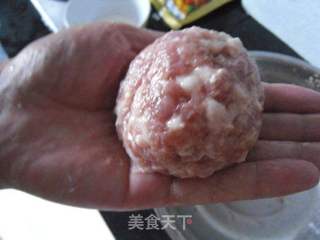 蛋黄芯狮子头的做法步骤:8