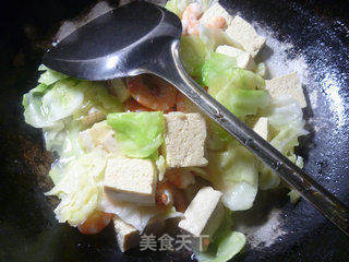 虾肉圆白菜冻豆腐的做法步骤:9