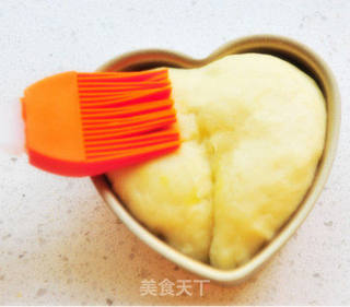 柔软无比的汤种面包——心形淡奶汤种葡萄小包的做法步骤:5