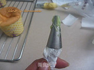 奶油霜裱花小蛋糕的做法步骤：20