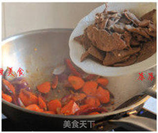 怎样炒肝尖嫩滑香脆不腥不膻——【香辣爆羊肝】的做法步骤:6