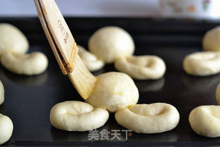 让生活更有趣,可爱的兔子面包的做法步骤:8
