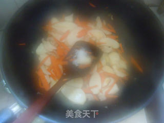养生不可少菌类--杏鲍菇炒胡萝卜的做法步骤:7