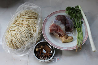 一个人的午餐也可以有滋有味——红烧牛肉面的做法步骤：1