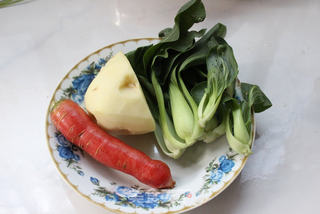 一个人的午餐也可以有滋有味——红烧牛肉面的做法步骤:2