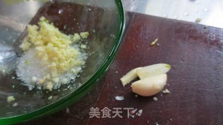 蒜香烤肋排的做法步骤：1