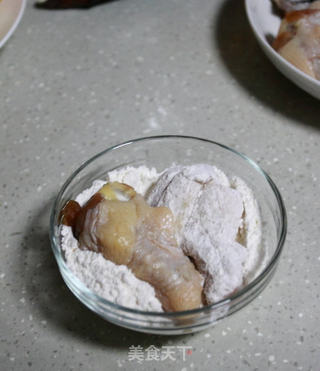 酥香炸鸡腿的做法步骤:2