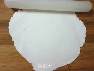 和孩子一起做圣诞翻糖蛋糕的做法步骤:17