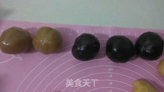 豆沙莲蓉月饼的做法步骤:7