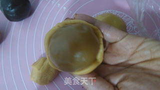豆沙莲蓉月饼的做法步骤:8