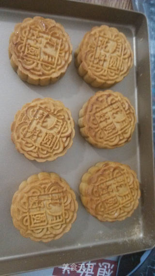豆沙莲蓉月饼的做法步骤:14