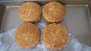 豆沙莲蓉月饼的做法步骤:15