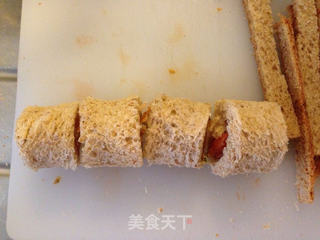 三文鱼吐丝卷——十分钟完成的早餐小点心的做法步骤:5