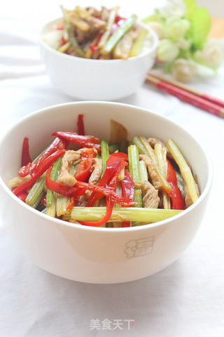 芹菜炒肉丝的做法步骤:12