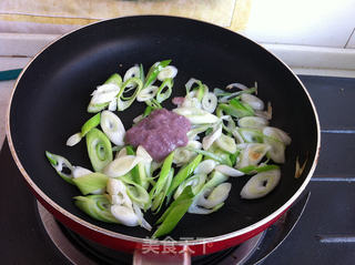 虾酱大葱炒豆腐的做法步骤:3