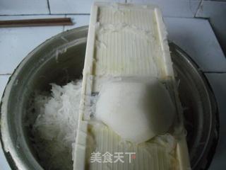 萝卜猪肉煎饺的做法步骤:4