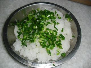 萝卜猪肉煎饺的做法步骤:8