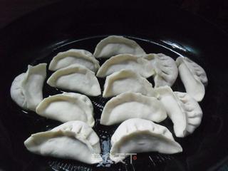 萝卜猪肉煎饺的做法步骤：12