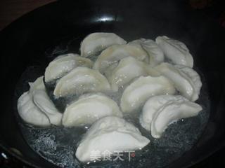 萝卜猪肉煎饺的做法步骤：13