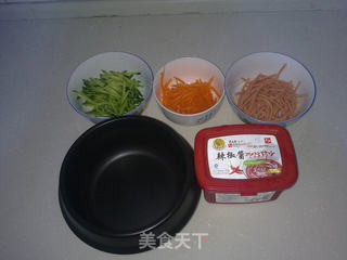 石锅拌饭的做法步骤：1