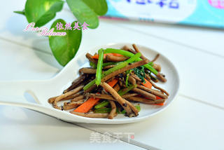 美味菌菇---小炒茶树菇 依然美食的做法步骤:9