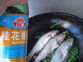 葱烧季花鱼的做法步骤:4