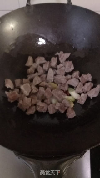 土豆炖牛肉的做法步骤:6