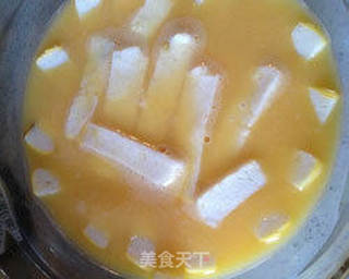 清香滑嫩，入口即溶的鱼糕蒸蛋的做法步骤：7