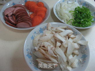 烟熏火腿肠披萨的做法步骤:6