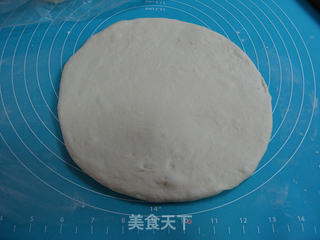 烟熏火腿肠披萨的做法步骤:10