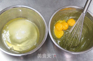 抹茶蛋糕卷的做法步骤:4