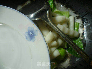 青菜金针菇炒年糕的做法步骤:6