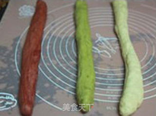 不用色素依旧做出色泽艳丽的美味面包的做法步骤:2