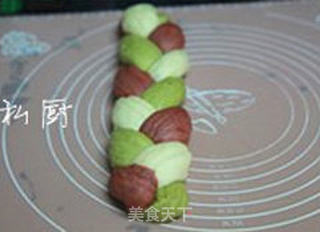 不用色素依旧做出色泽艳丽的美味面包的做法步骤:4
