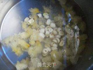 木瓜银耳莲子羹的做法步骤:5