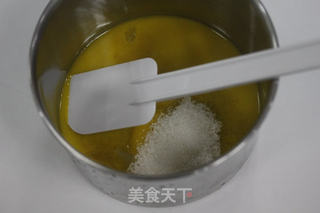 烤箱做蛋糕之蔓越莓戚风蛋糕的做法步骤:2