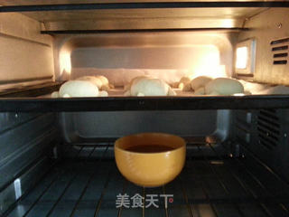 小乌龟肉松面包的做法步骤:12